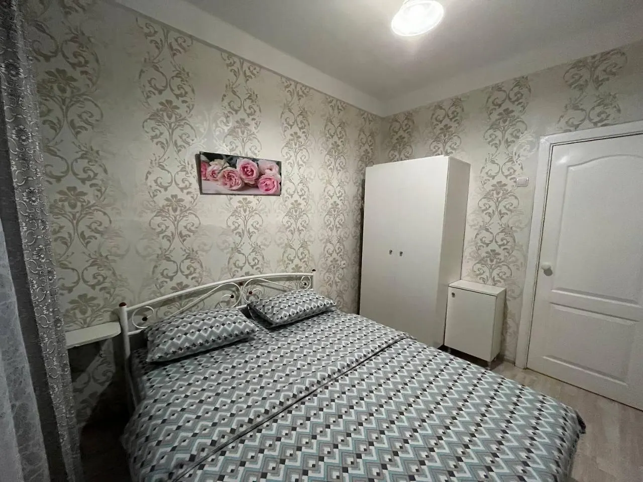 2К Квартира Велика Васильківська 118, Палац Україна contacts